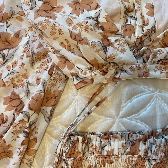 Beautiful two piece mini skirt set - Picture 7 of 11